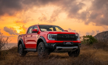 Clip Ford giới thiệu Ranger Raptor 2023